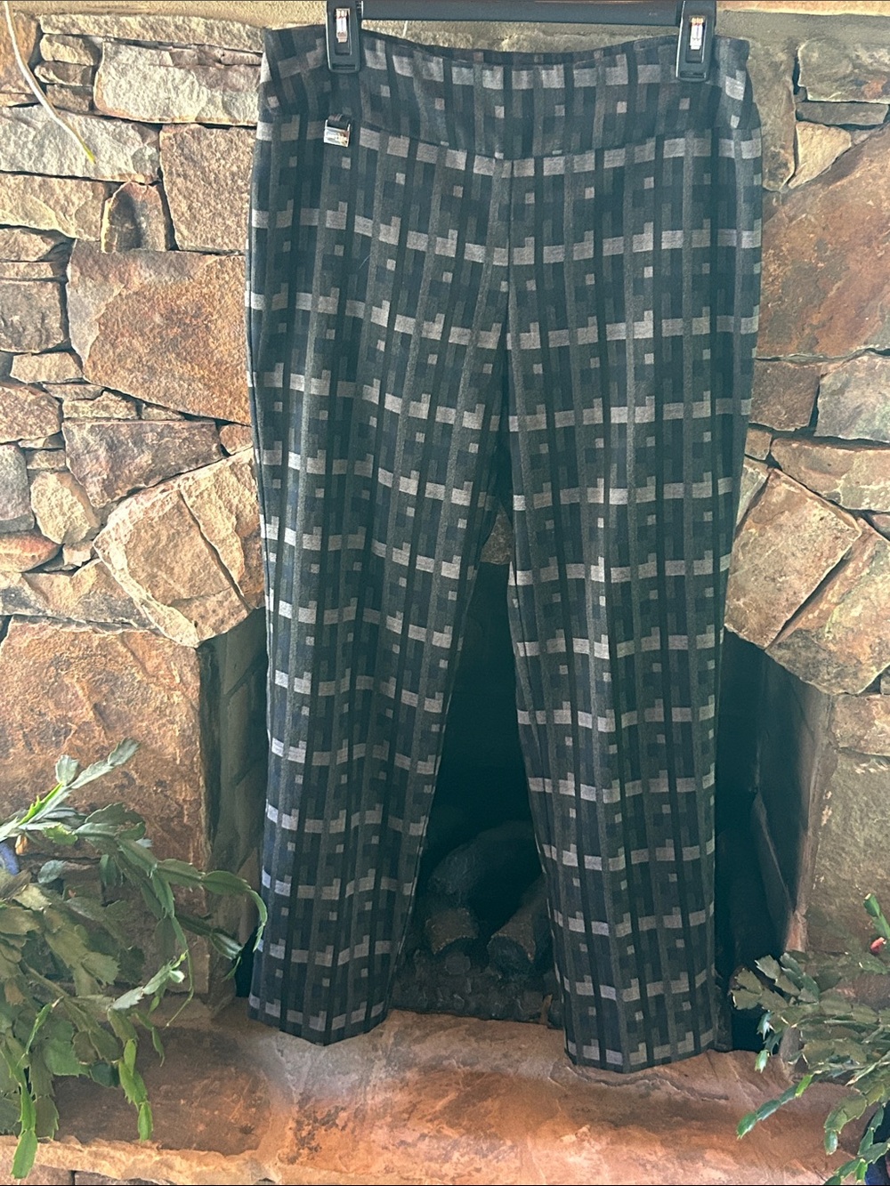 Lisette Black Blue & Gray Plaid Dress Pants Size Medium; Never Worn; NWOT